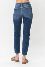 Load image into Gallery viewer, Judy Blue Highwaist Dark Wash Slim Straight 82549 (better booty pockets)