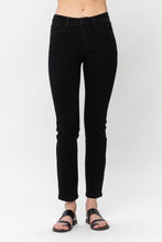 Load image into Gallery viewer, Judy Blue Midrise Black Slim Fit Jeans 88756
