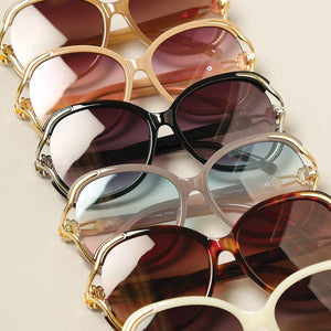 Women's Oversized Round Sunglasses: One Size / 12 ASSORTED