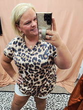 Load image into Gallery viewer, Leopard Vneck Top
