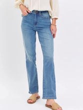 Load image into Gallery viewer, Judy Blue Medium Straight 8602
