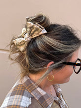 Load image into Gallery viewer, Bow Clip
