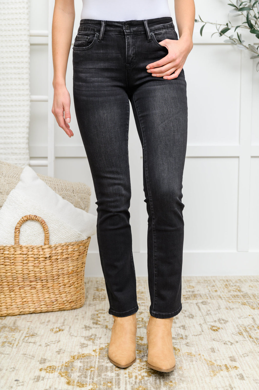 Midrise Black Washed Kourtney Straight Leg