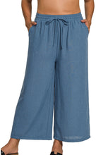 Load image into Gallery viewer, Crepe Crop Pants
