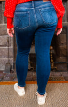 Load image into Gallery viewer, Judy Blue Soft Denim Skinny
