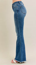 Load image into Gallery viewer, Judy Blue Vintage Wash Flare Fray Hem
