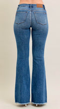 Load image into Gallery viewer, Judy Blue Vintage Wash Flare Fray Hem
